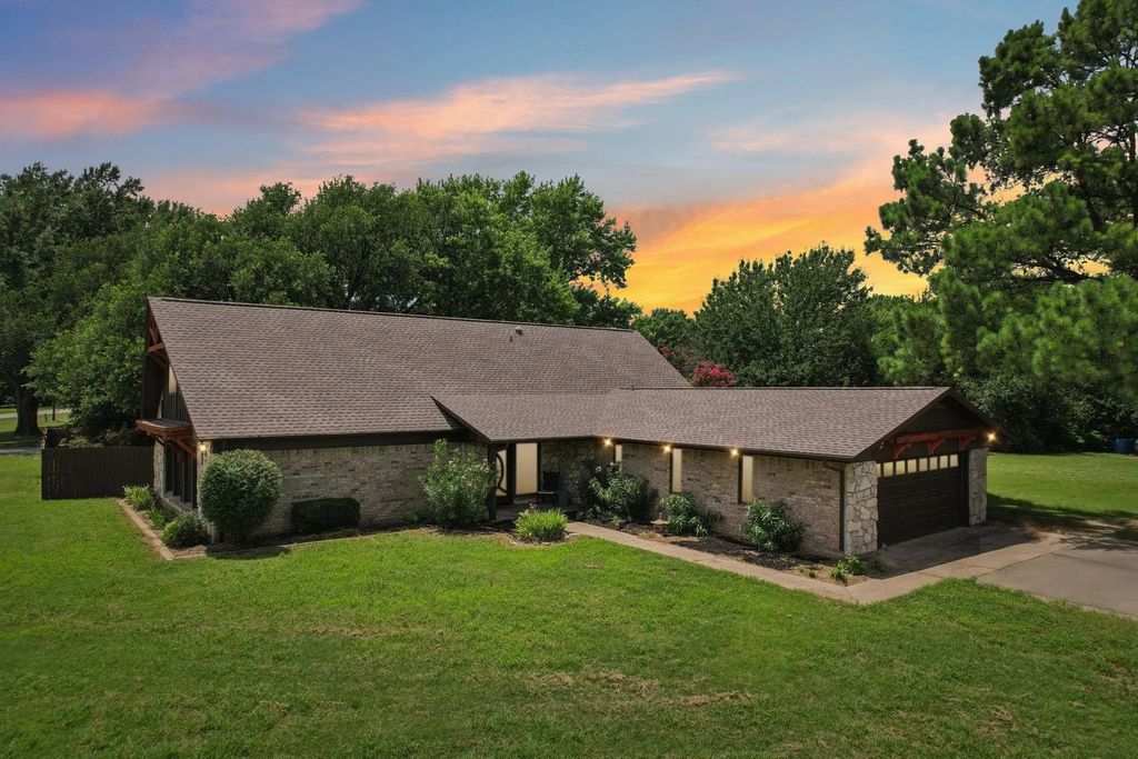 990 Brush Creek Road, Argyle