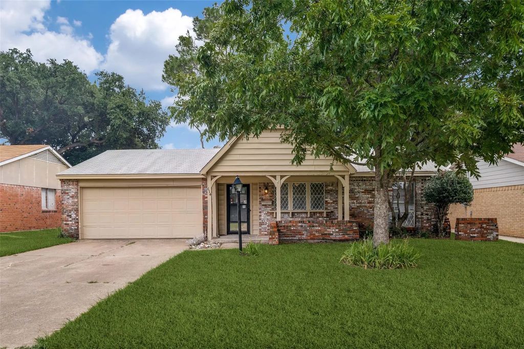 614 Debra Drive, Mesquite