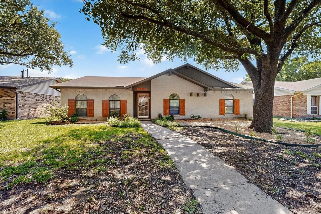 944 Mossvine Drive, Plano