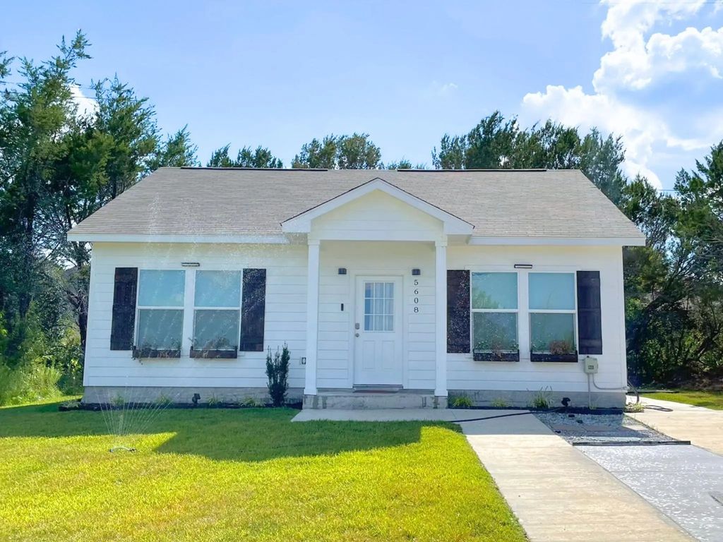 5608 Van Horn Drive, Granbury