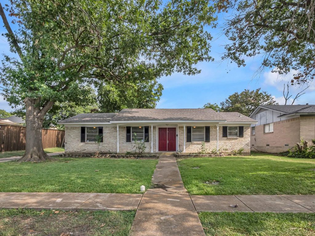 2400 Candleberry Drive, Mesquite
