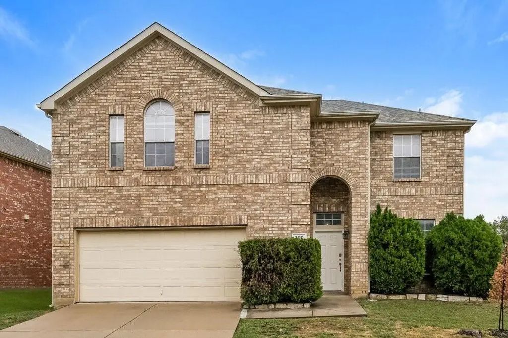 300 Mystic River Trail, Fort Worth