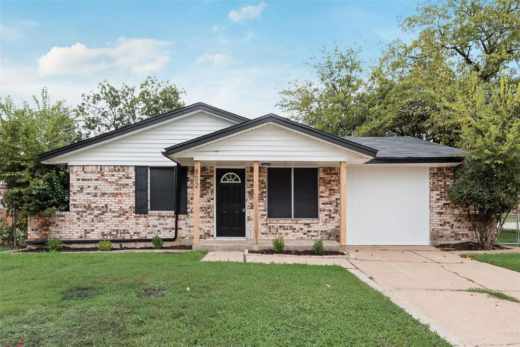802 E Vista Drive, Garland