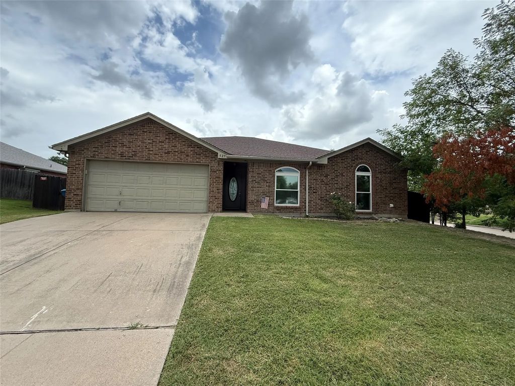 527 E Oak Street, Aledo