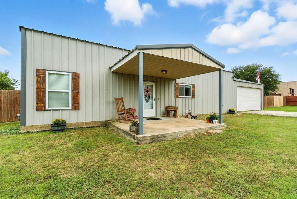 204 Ator Street, Lipan
