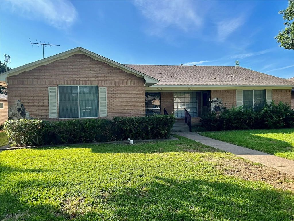 7458 Walling Lane, Dallas