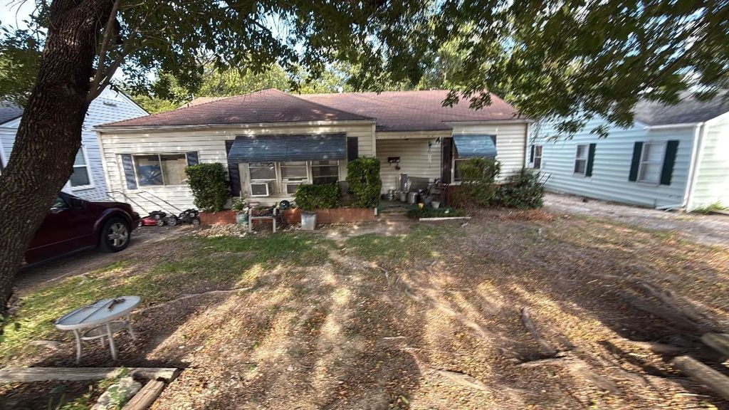 811 S Lamar Street, Weatherford