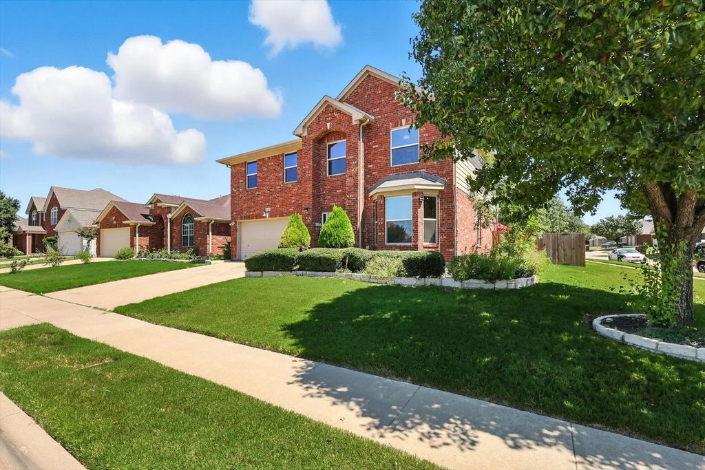 8521 Rock Creek Drive, Fort Worth
