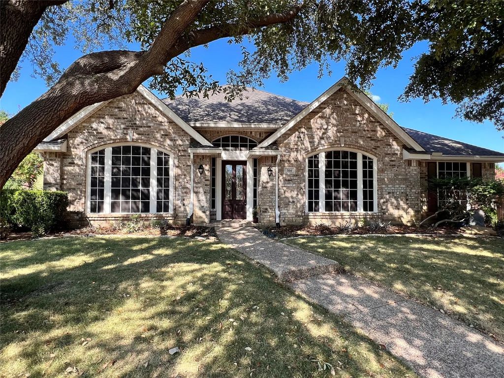 504 Compton Court, Coppell