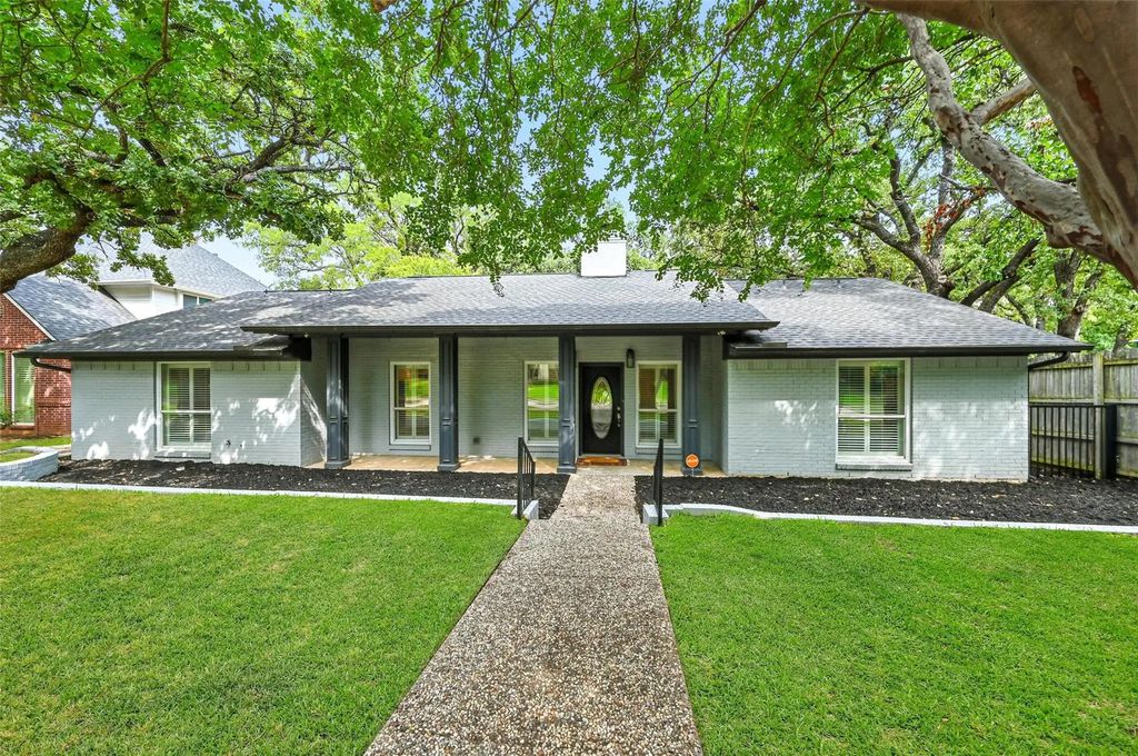 2211 Patterson Place, Arlington