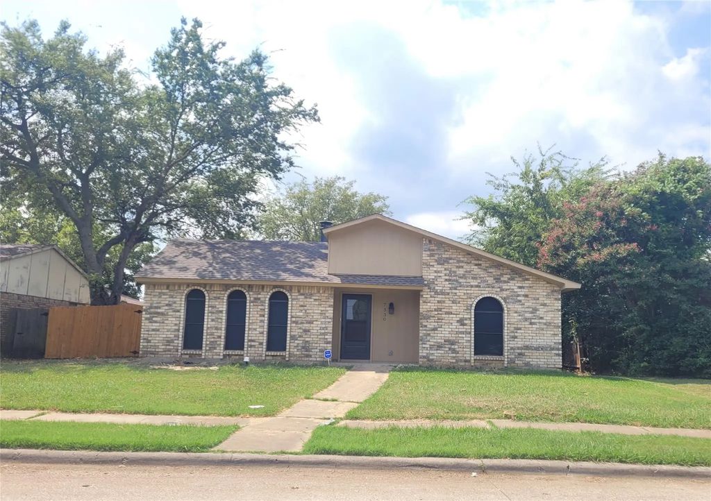 7530 Christie Lane, Dallas