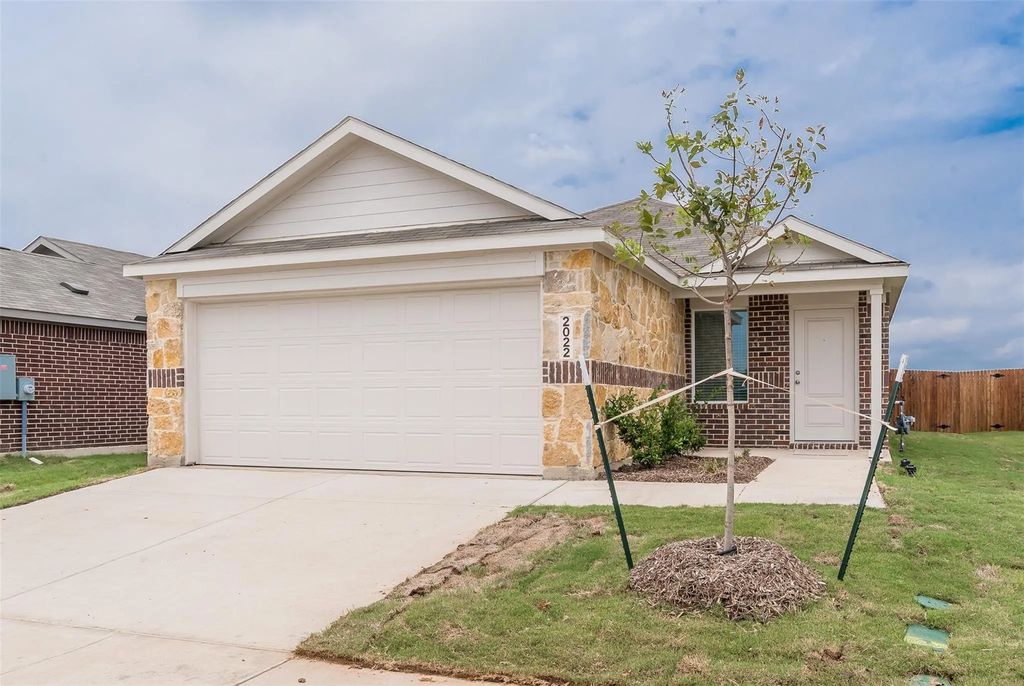 2022 Shady Oaks, Ennis
