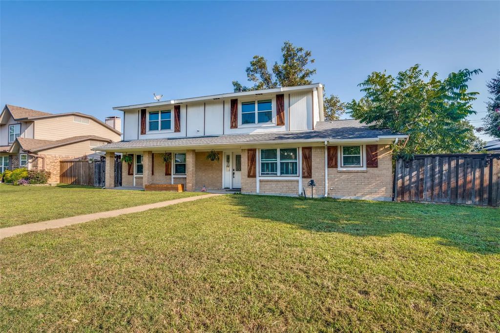 2421 Laurel Lane, Plano