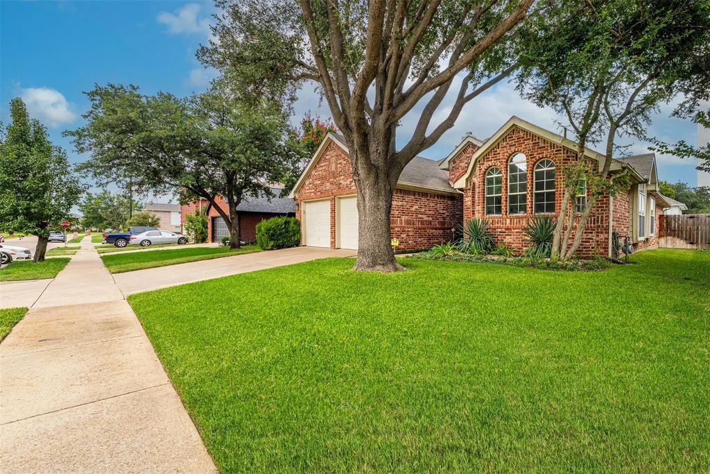 7700 Beaver Head Road, Fort Worth