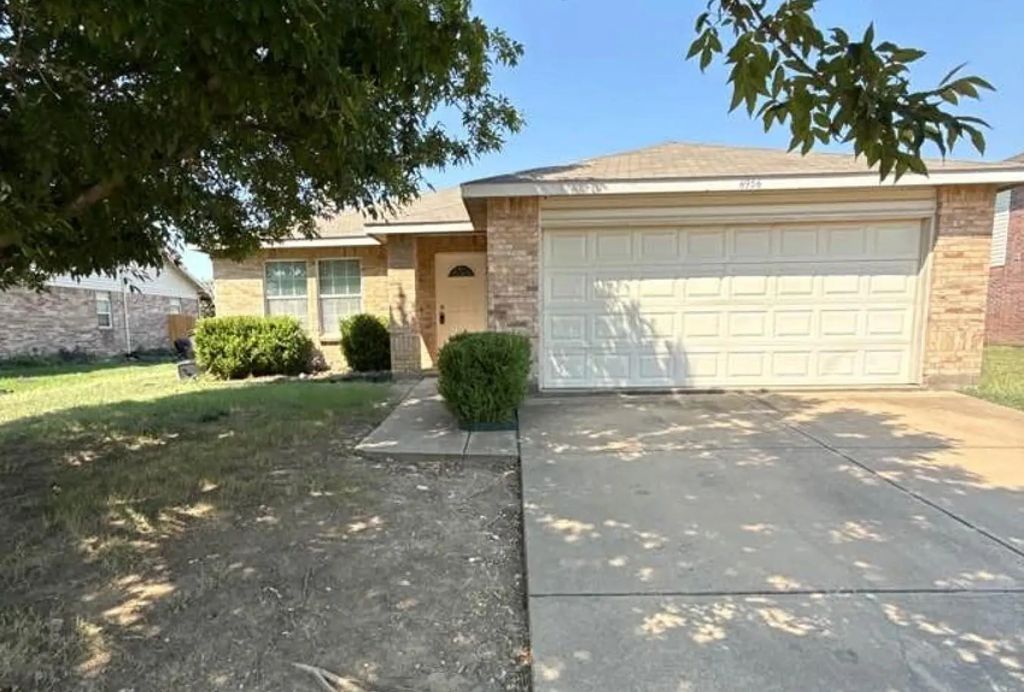 8956 Preakness Circle, Fort Worth