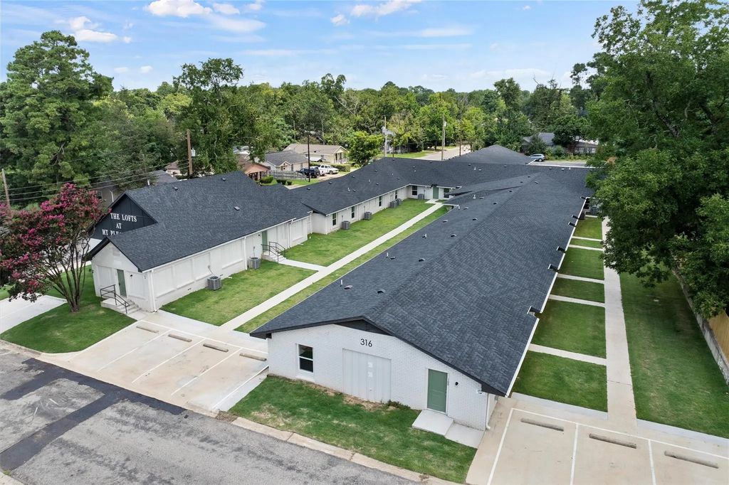 316 W 7th Street 114, Mount Pleasant
