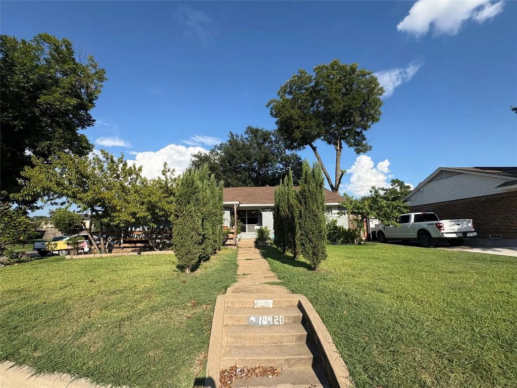 10920 Channel Drive, Dallas