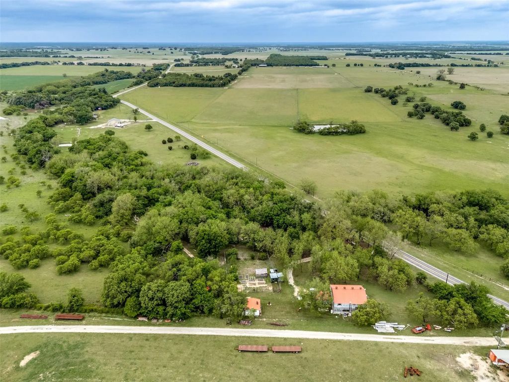 4608 Highway 1689, Sidney