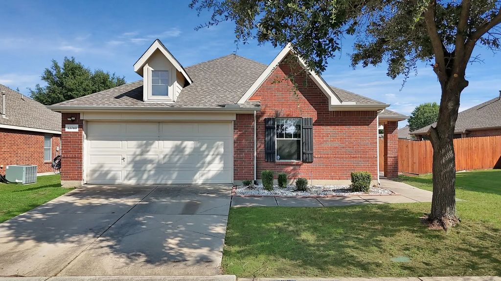13740 Village Vista Drive, Fort Worth