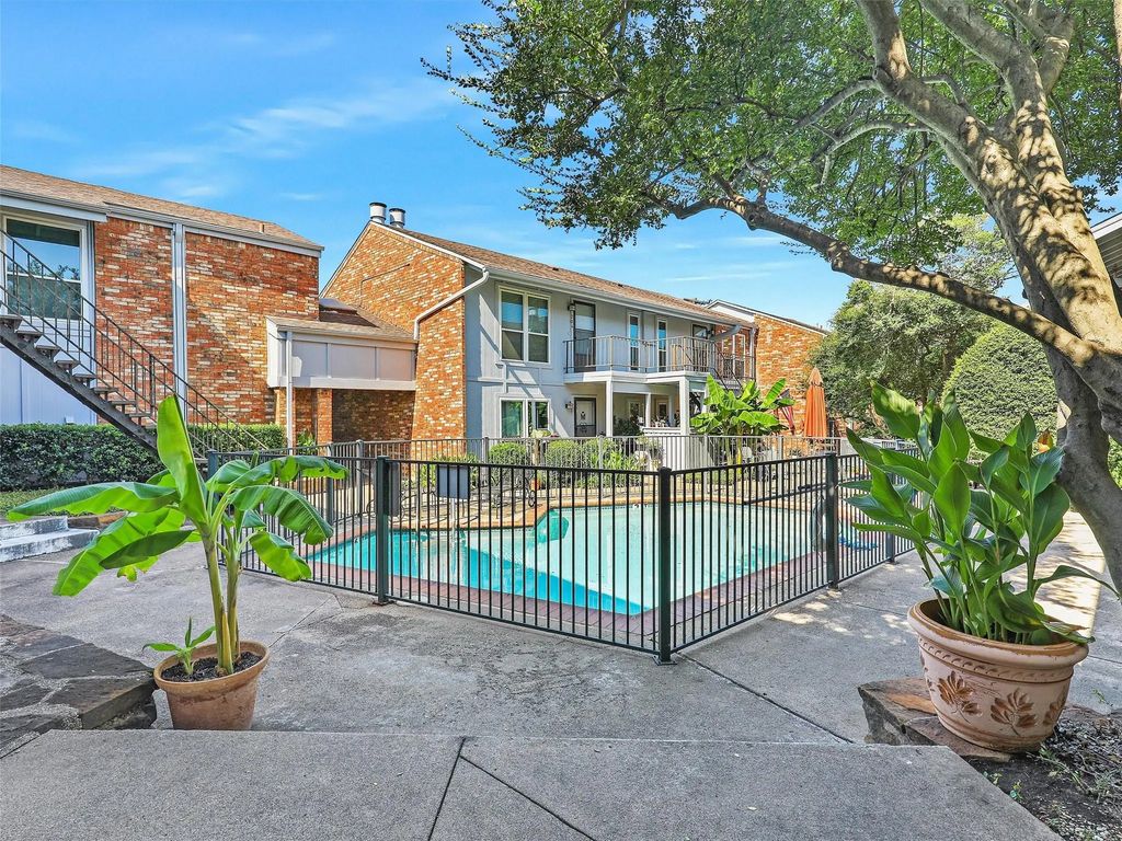 4317 Hartford Street 102, Dallas