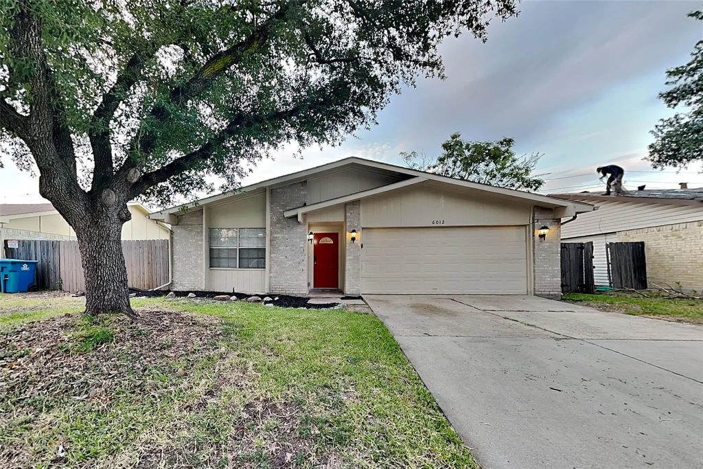 6012 Maple Lane, Rowlett