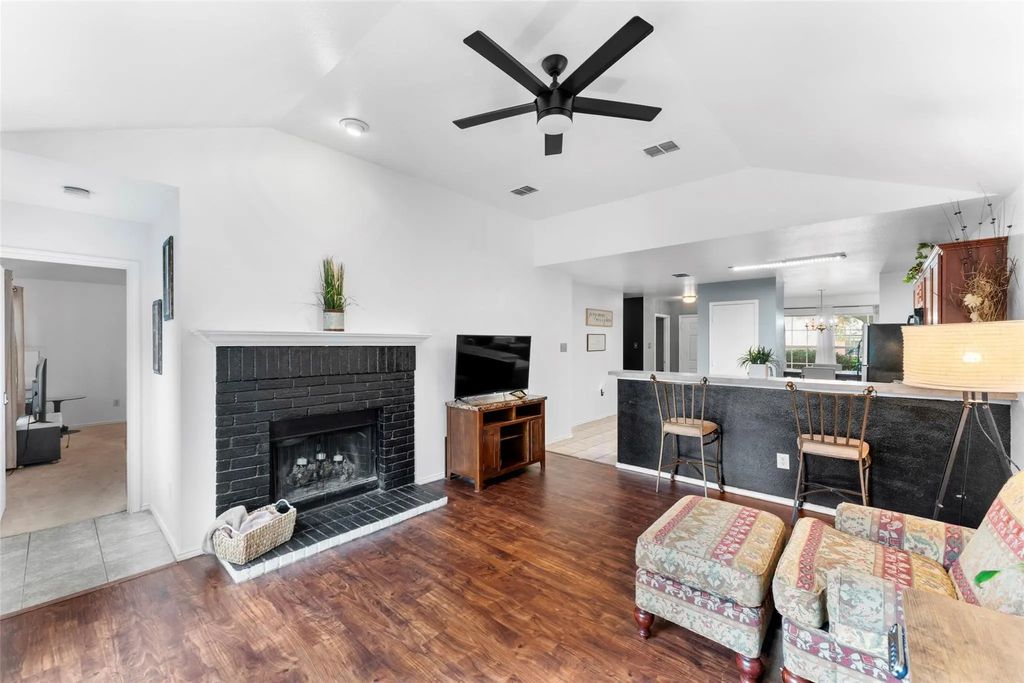 1610 Sax Leigh Drive, Dallas