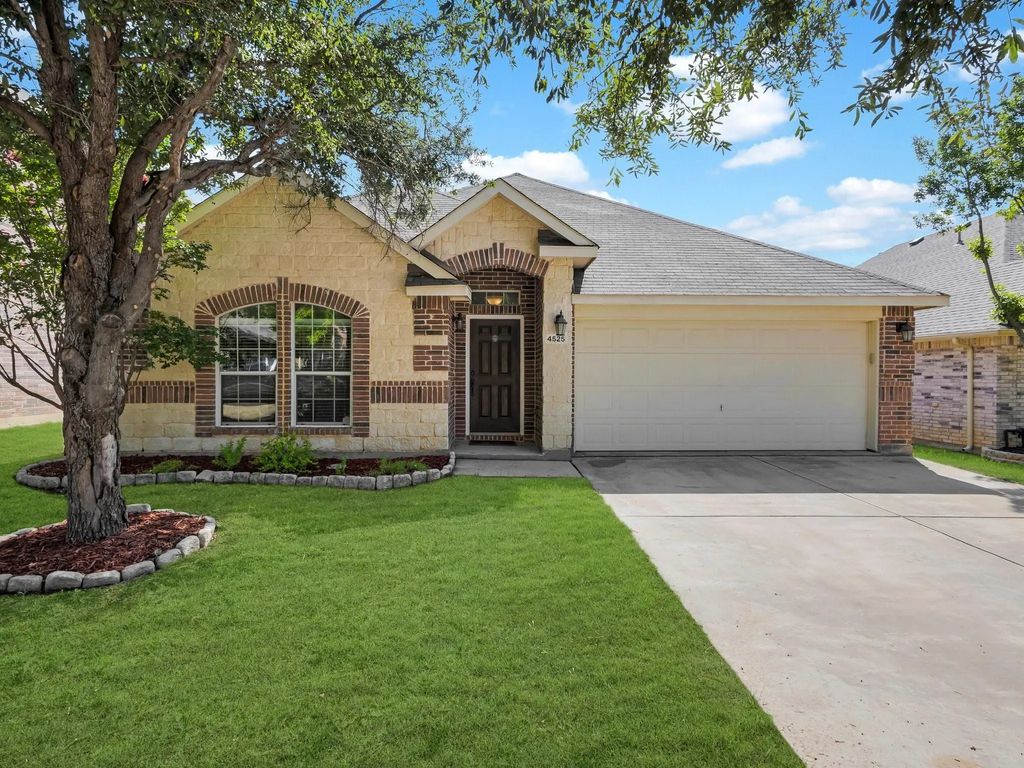 4525 Indian Paint Way, Denton
