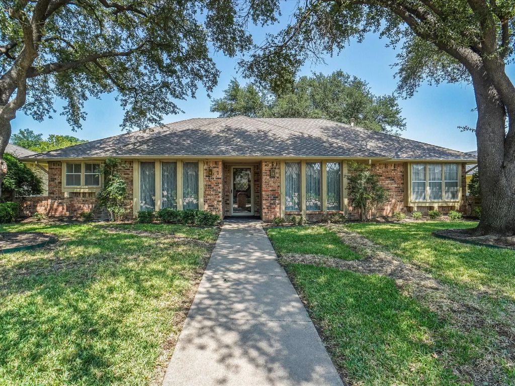 1925 Glen Hill Drive, Carrollton