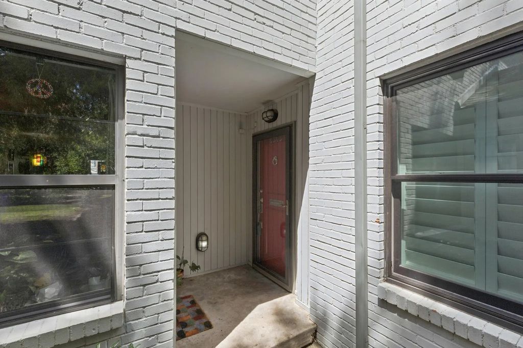 4949 N Hall Street, Dallas