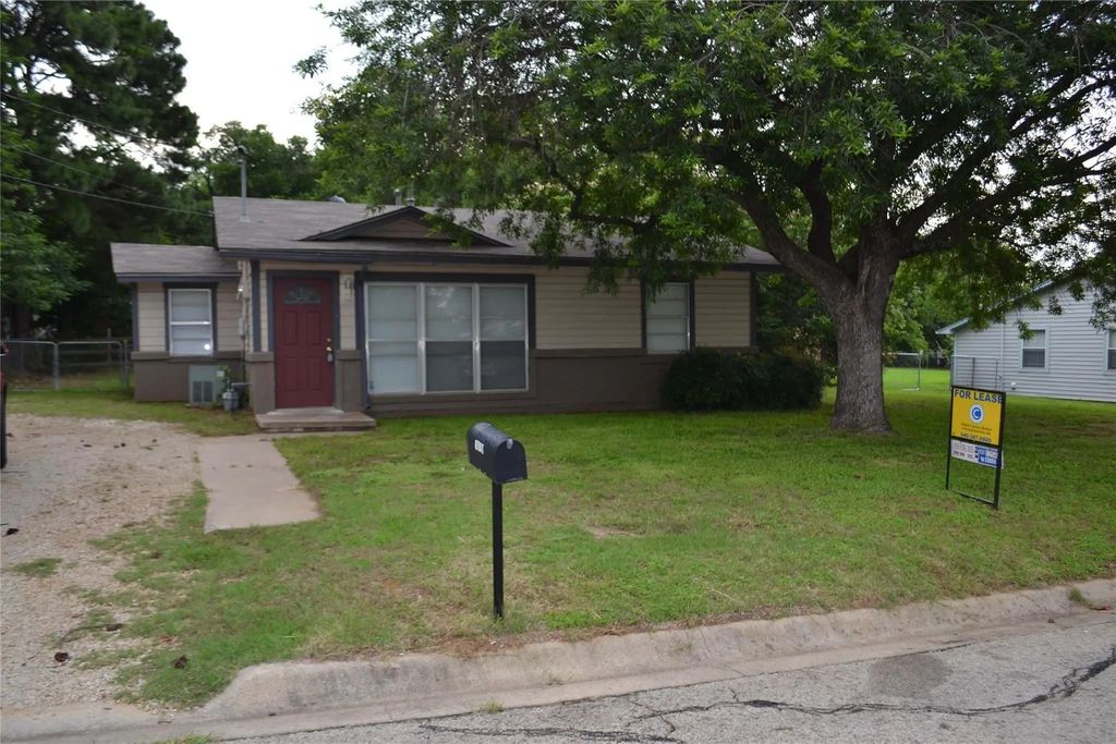 1609 Wayne Street, Denton