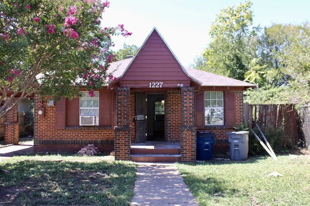 1227 S Ewing Avenue, Dallas