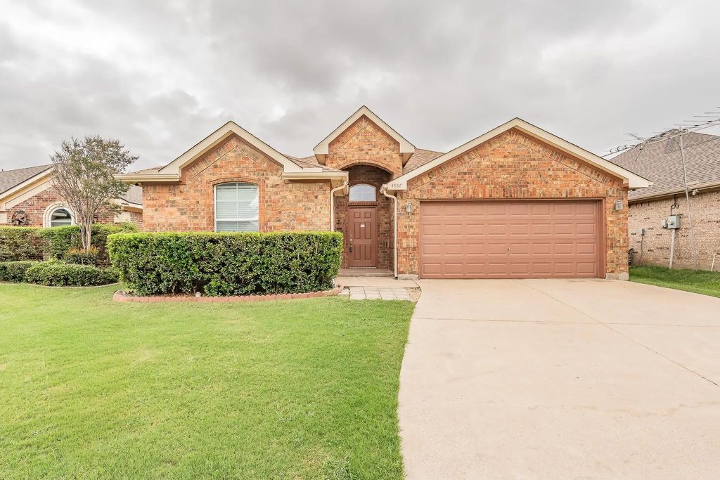 4557 High Cotton Trail, Fort Worth