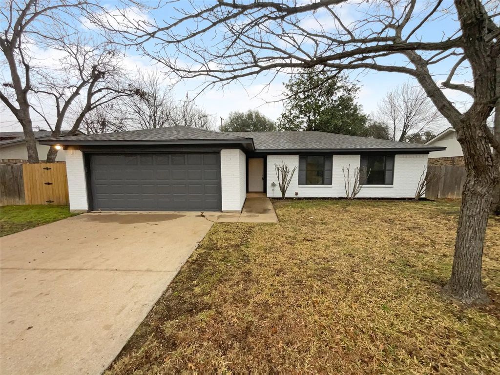1713 Prince Drive, Benbrook