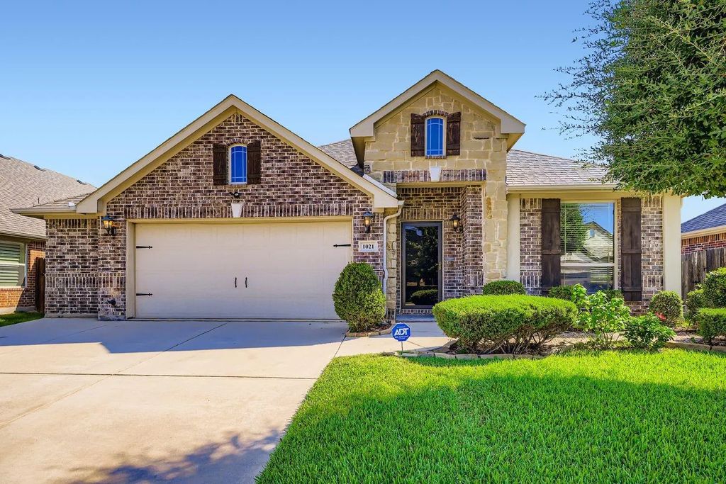 1021 Longhorn Drive, Aubrey