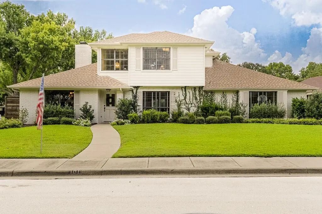 101 Buffalo Creek Circle, Waxahachie