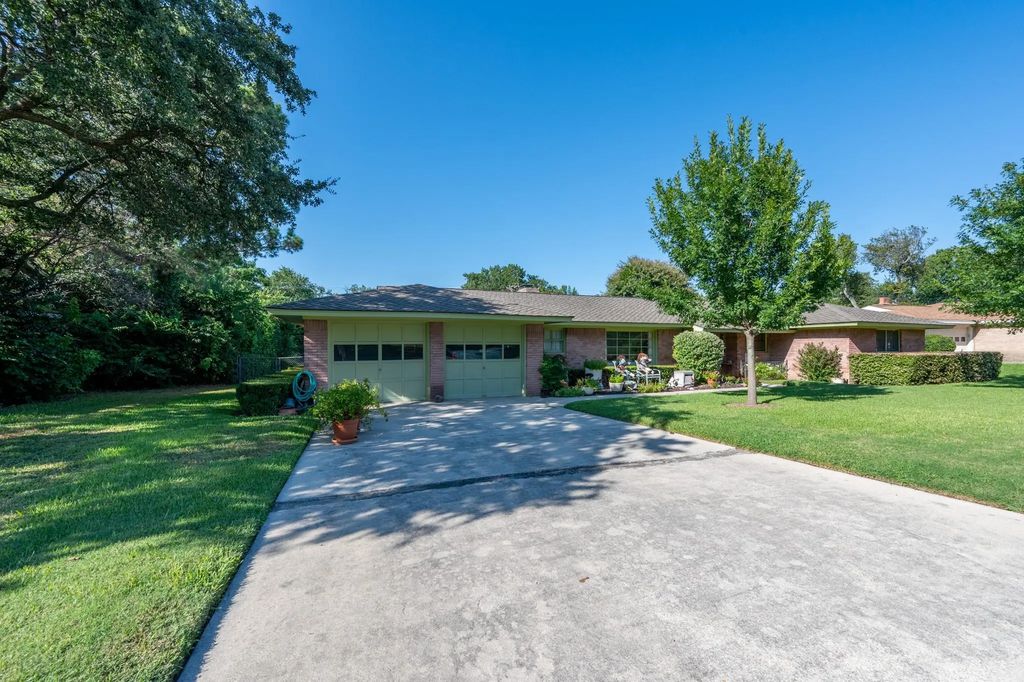 6416 Dakar Road W, Fort Worth