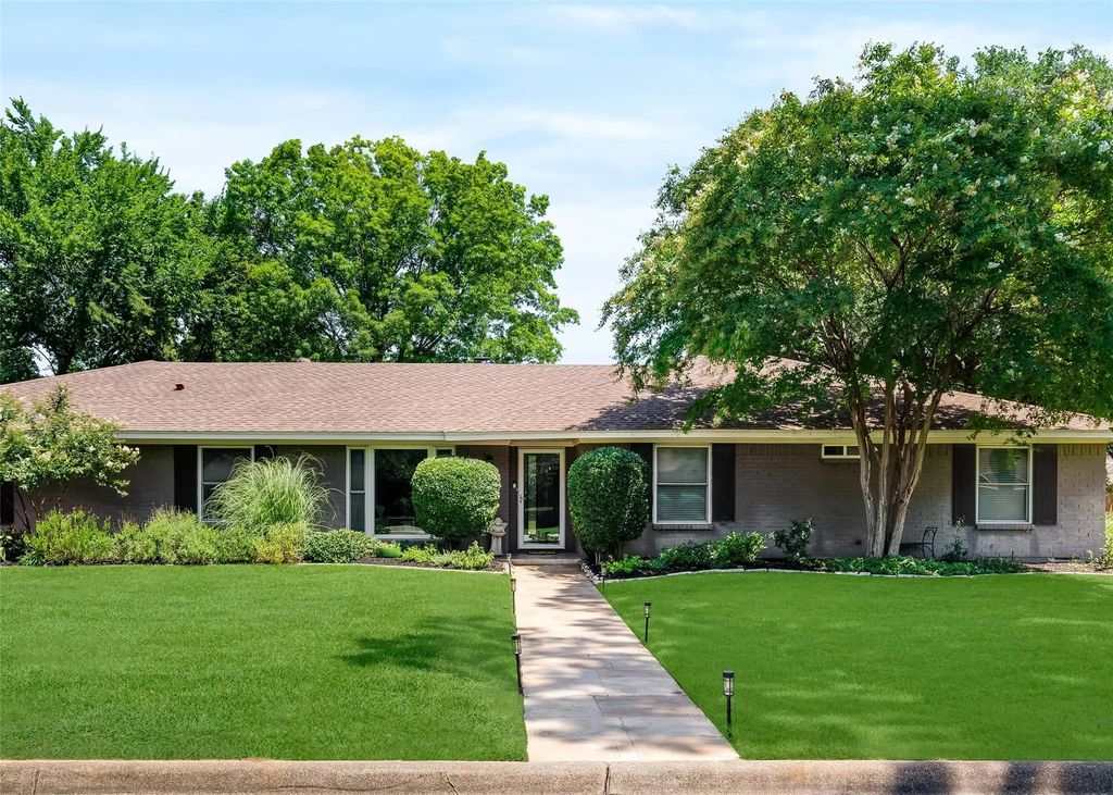 2134 Lakecrest Drive, Grapevine
