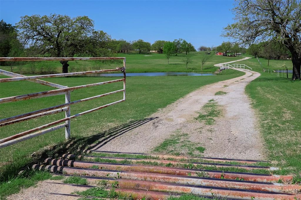 4425 County Road 711, Cleburne