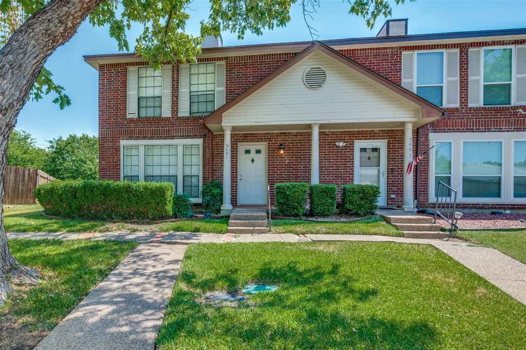 5401 Whisper Glen Drive, Arlington
