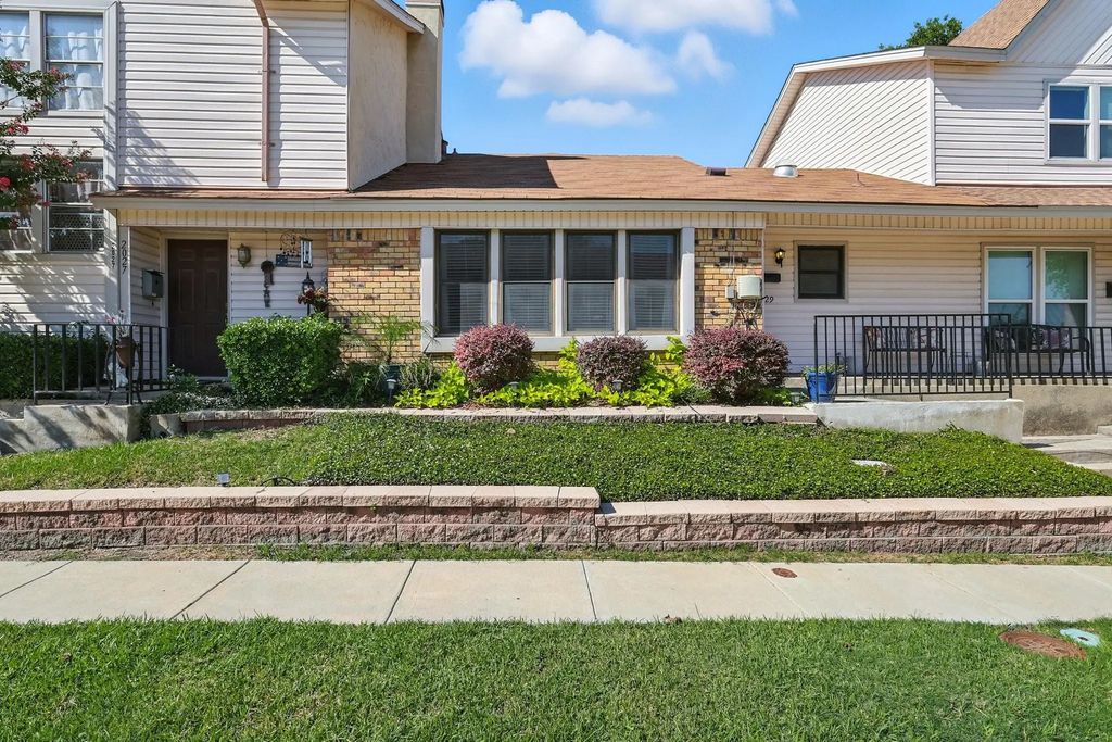 2029 Clubview Drive, Carrollton