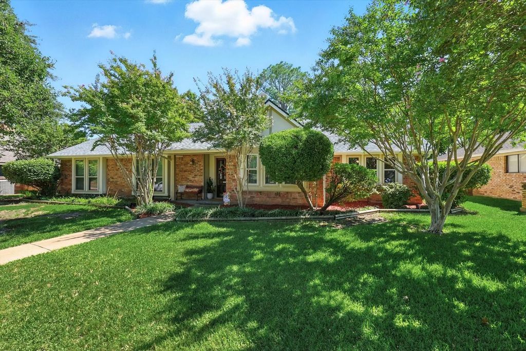 1506 N Valley Parkway, Lewisville