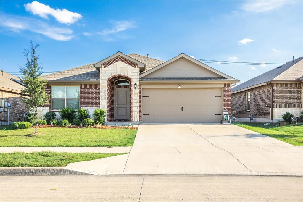 9757 Mint Hill Drive, Fort Worth