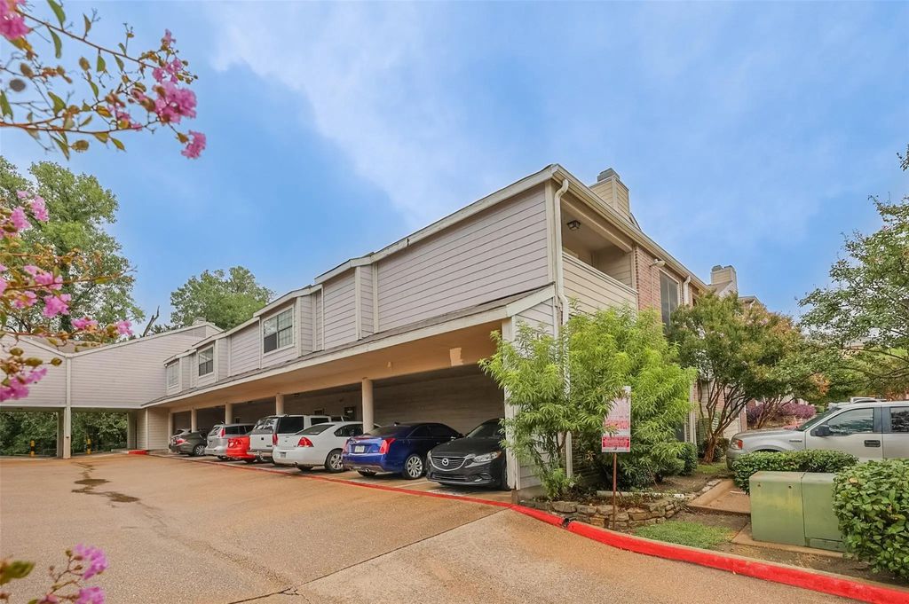 8545 Midpark Road 24, Dallas