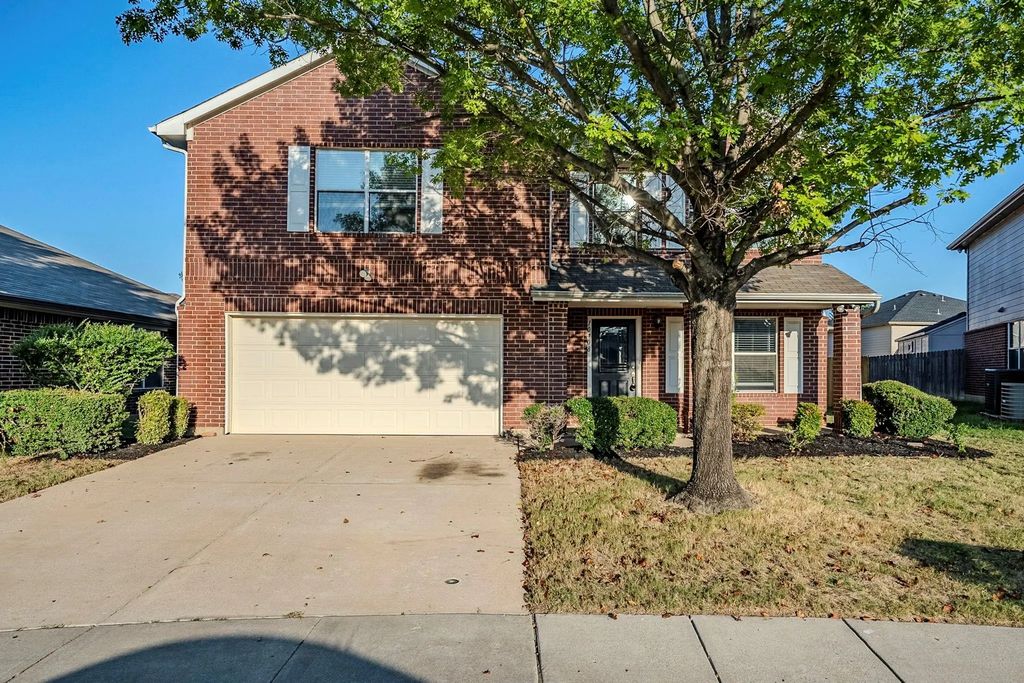 10408 Wood Leaf Court, Fort Worth
