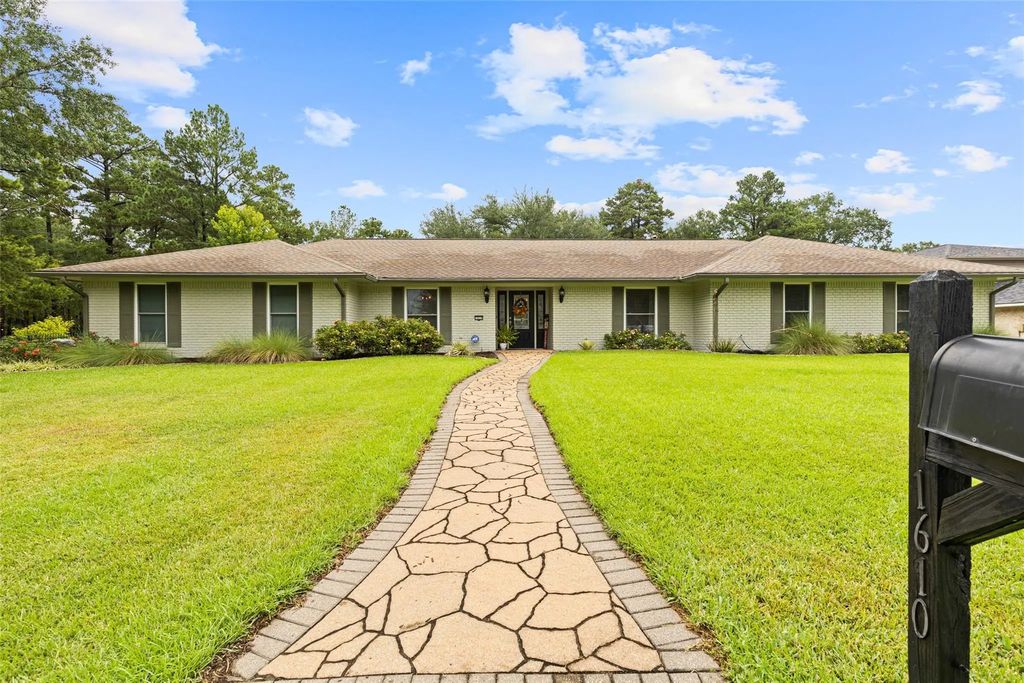 1610 Pinecrest Drive, Gilmer