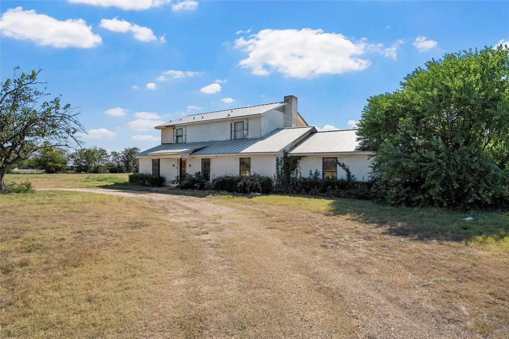 2139 Meandering Way, China Spring