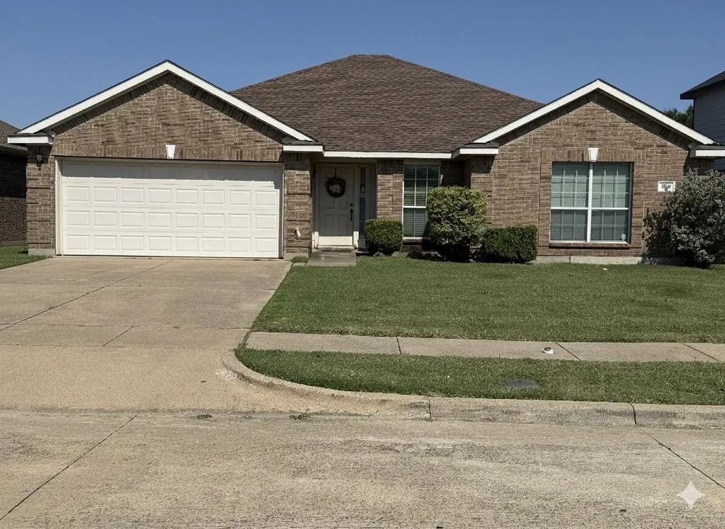 910 Cutting Horse Drive, Mansfield