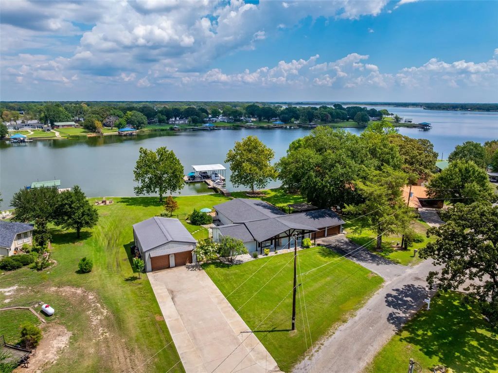 1601 Nunn Circle, Bonham
