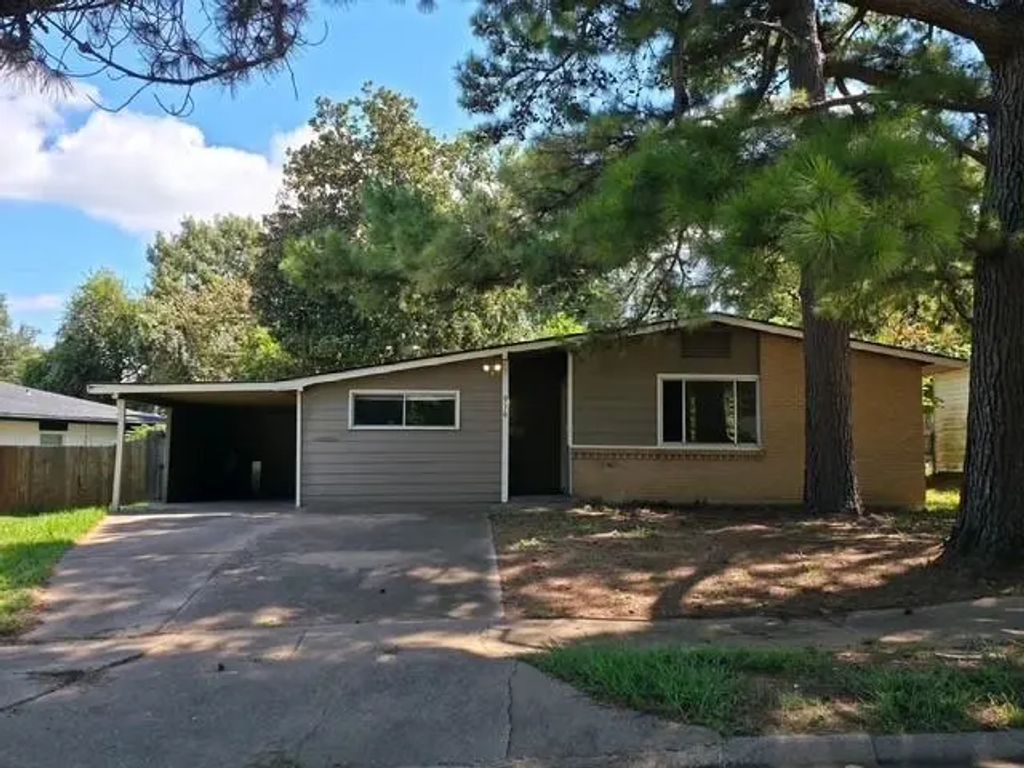 916 Leeper Drive, Denison