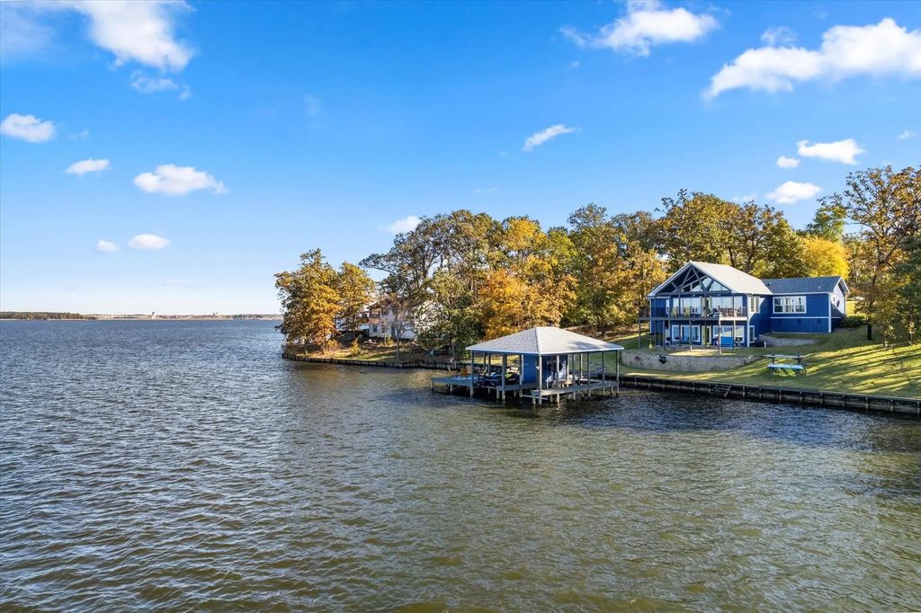89 County Road 2607, Pittsburg